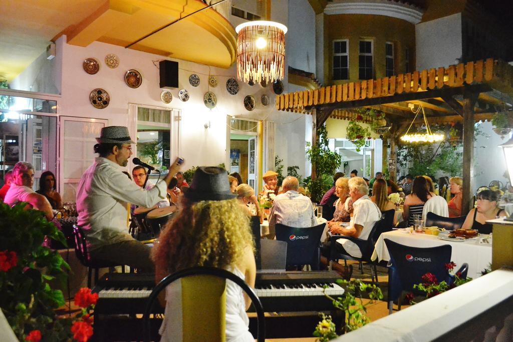 Hotel Arco Del Sol Gars am Kamp Bagian luar foto
