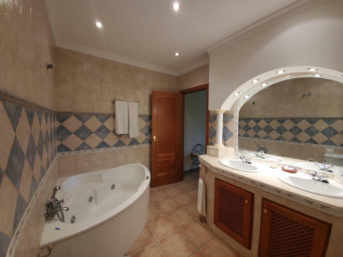 Hotel Arco Del Sol Gars am Kamp Bagian luar foto